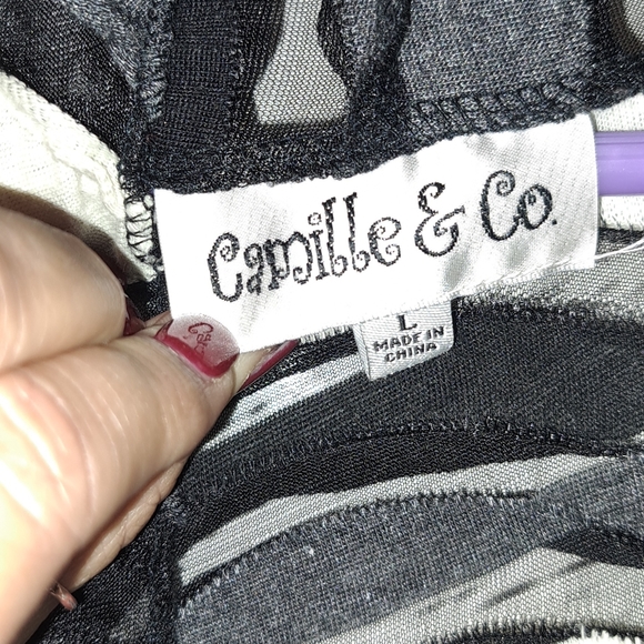 Camille and Co. Cape like Jacket Size Large. Black and white - Picture 4 of 6